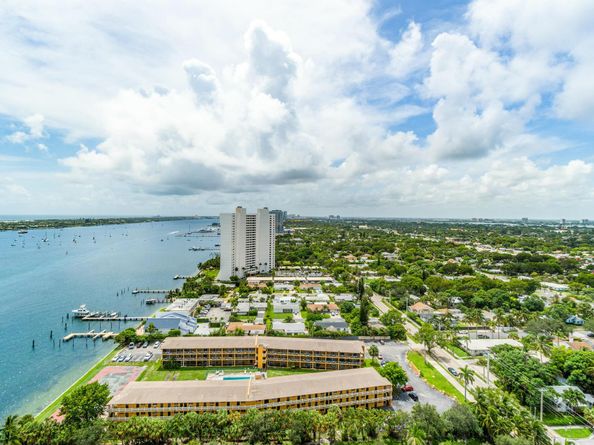5600 N Flagler Drive 1209, West Palm Beach FL 33407