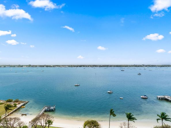 5600 N Flagler Drive 1209, West Palm Beach FL 33407