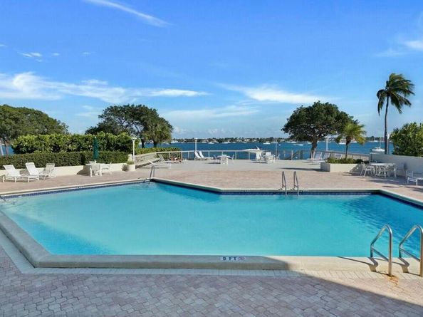 5600 N Flagler Drive 1209, West Palm Beach FL 33407