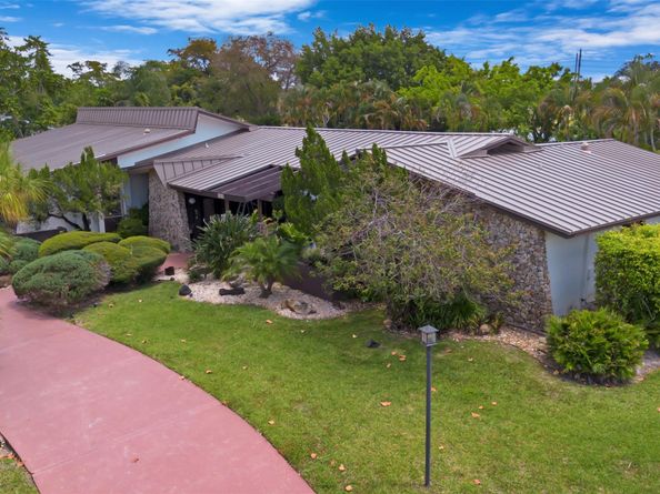 5200 Woodlands Bl, Tamarac FL 33319