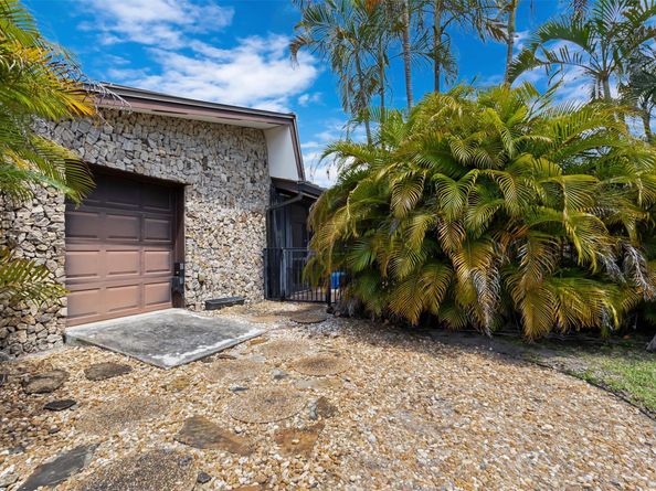 5200 Woodlands Bl, Tamarac FL 33319