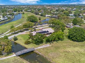 5200 Woodlands Bl, Tamarac FL 33319