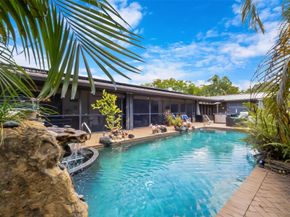 5200 Woodlands Bl, Tamarac FL 33319
