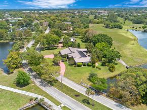 5200 Woodlands Bl, Tamarac FL 33319