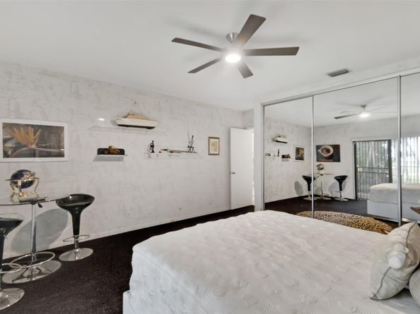 5200 Woodlands Bl, Tamarac FL 33319