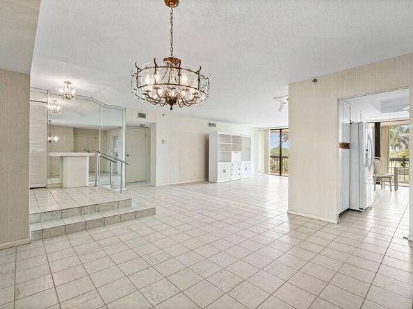 1900 Consulate Place 205, West Palm Beach FL 33401