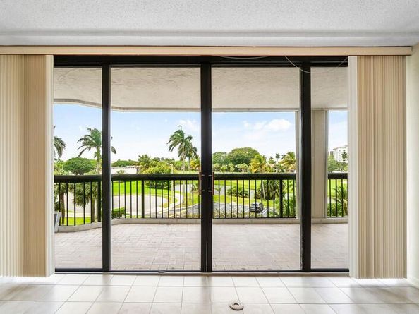 1900 Consulate Place 205, West Palm Beach FL 33401