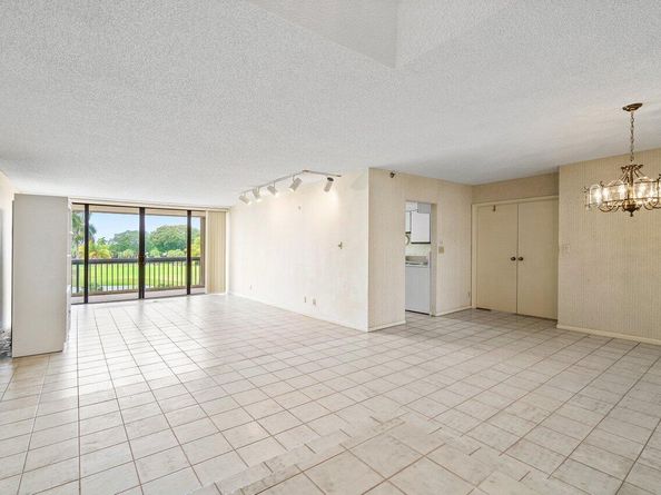 1900 Consulate Place 205, West Palm Beach FL 33401