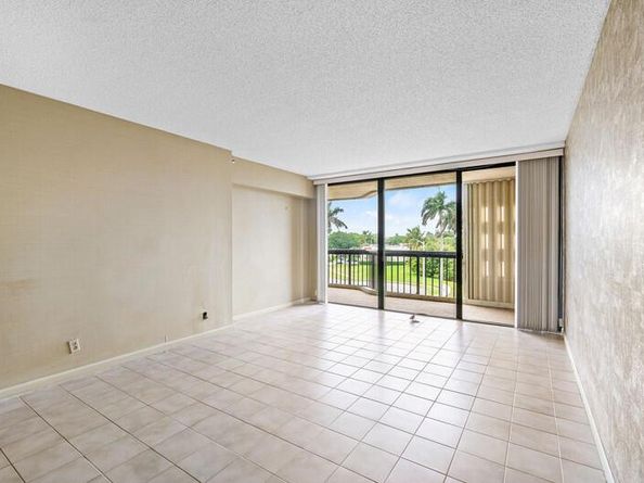 1900 Consulate Place 205, West Palm Beach FL 33401