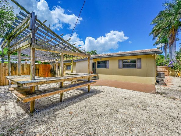 2200 NE 54th St, Fort Lauderdale FL 33308