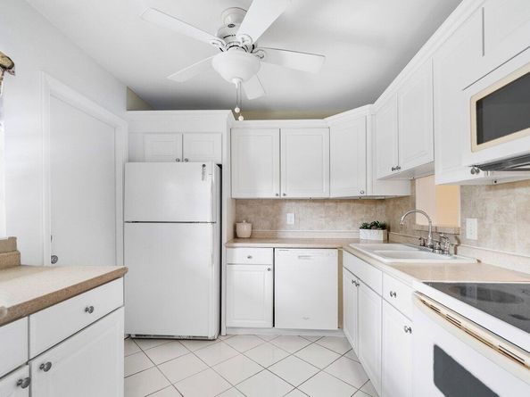 2102 NE 1st Way 206, Boynton Beach FL 33435