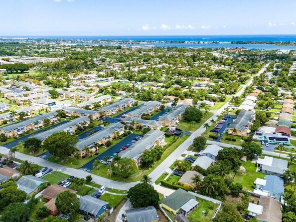 2102 NE 1st Way 206, Boynton Beach FL 33435