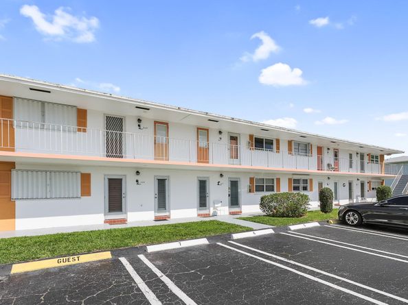 1116 Lake Terrace 203, Boynton Beach FL 33426