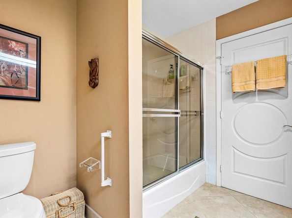 17 Clubhouse Lane, Boynton Beach FL 33436