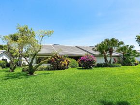 17 Clubhouse Lane, Boynton Beach FL 33436