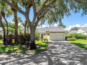 17 Clubhouse Lane, Boynton Beach FL 33436