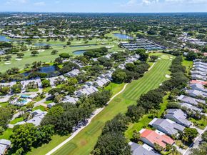 17 Clubhouse Lane, Boynton Beach FL 33436