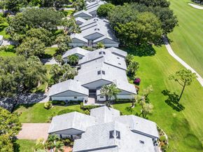 17 Clubhouse Lane, Boynton Beach FL 33436
