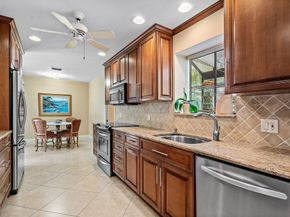 17 Clubhouse Lane, Boynton Beach FL 33436