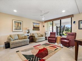 17 Clubhouse Lane, Boynton Beach FL 33436