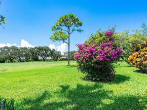 17 Clubhouse Lane, Boynton Beach FL 33436