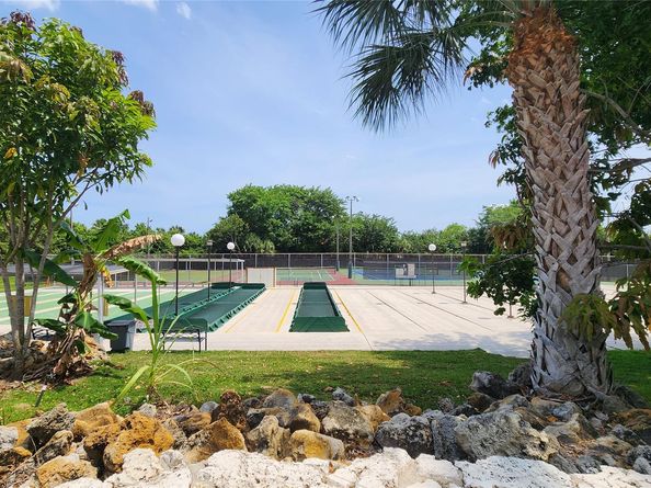 3241 Holiday Springs Blvd 104, Margate FL 33063