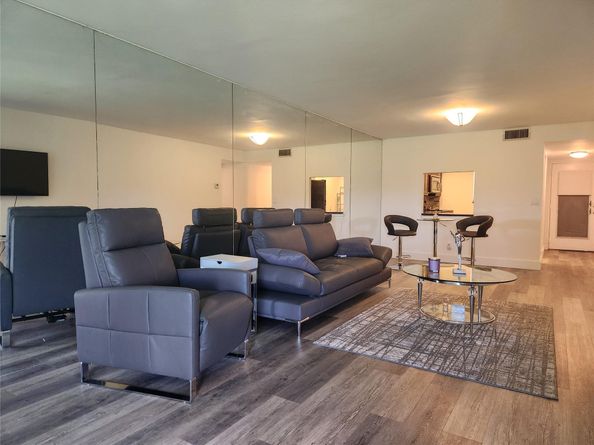 3241 Holiday Springs Blvd 104, Margate FL 33063