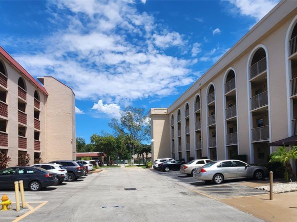 3241 Holiday Springs Blvd 104, Margate FL 33063