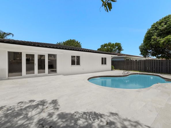 1750 NE 49 Street, Fort Lauderdale FL 33334