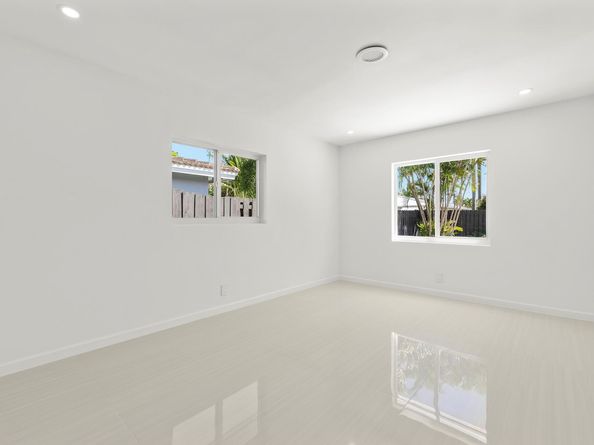 1750 NE 49 Street, Fort Lauderdale FL 33334