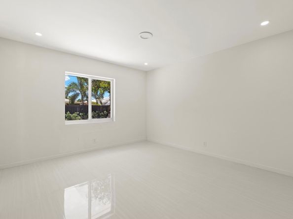 1750 NE 49 Street, Fort Lauderdale FL 33334