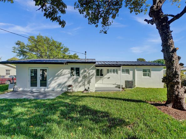 1330 NW 190th St, Miami Gardens FL 33169