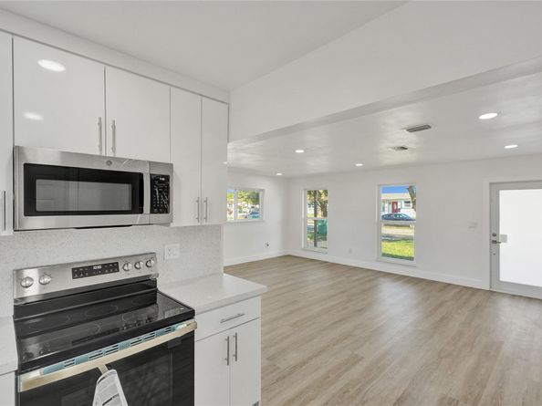 1330 NW 190th St, Miami Gardens FL 33169