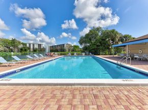 2334 S Cypress Bend Dr 511, Pompano Beach FL 33069