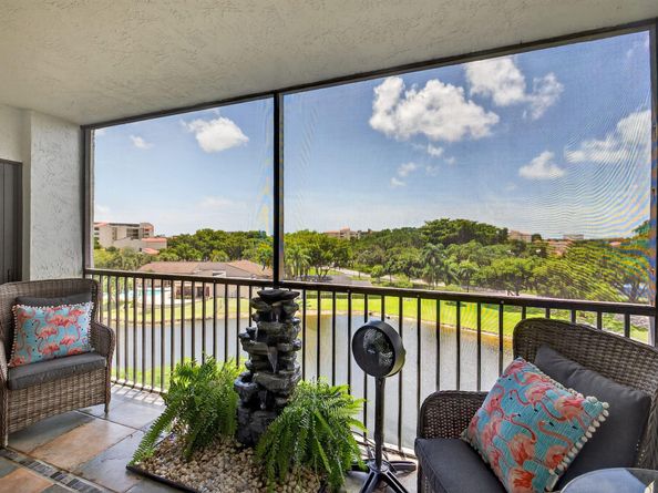 2334 S Cypress Bend Dr 511, Pompano Beach FL 33069