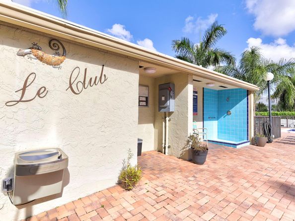 2334 S Cypress Bend Dr 511, Pompano Beach FL 33069