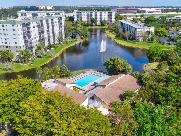 2334 S Cypress Bend Dr 511, Pompano Beach FL 33069