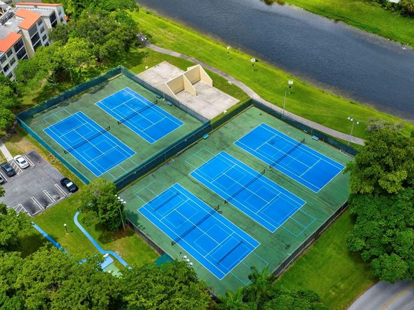 2334 S Cypress Bend Dr 511, Pompano Beach FL 33069