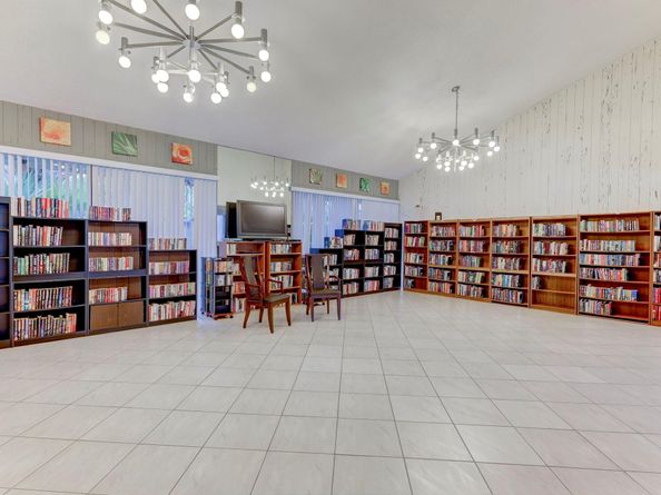 2334 S Cypress Bend Dr 511, Pompano Beach FL 33069