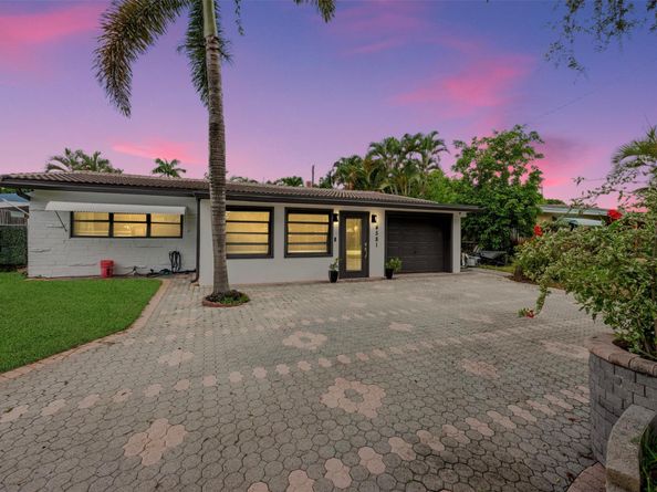 4581 NE 3rd Ter, Oakland Park FL 33334