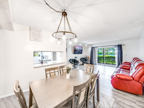 2717 S Oakland Forest Drive 102, Oakland Park FL 33309