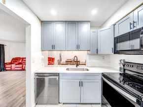 2717 S Oakland Forest Drive 102, Oakland Park FL 33309