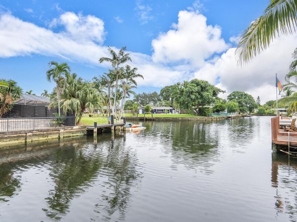 1941 NW 33rd Ct, Oakland Park FL 33309