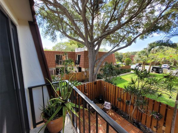 3210 Spanish Wells Dr 27A, Delray Beach FL 33445