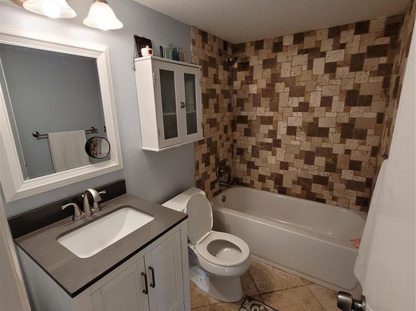 3210 Spanish Wells Dr 27A, Delray Beach FL 33445