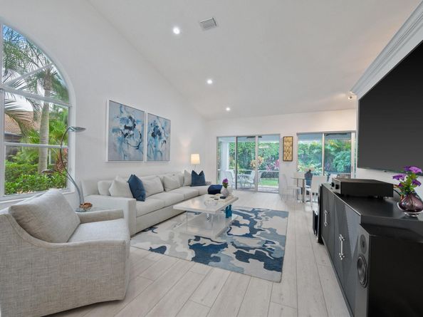 4561 Carlton Golf Drive, Lake Worth FL 33449