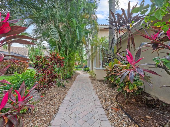 4561 Carlton Golf Drive, Lake Worth FL 33449