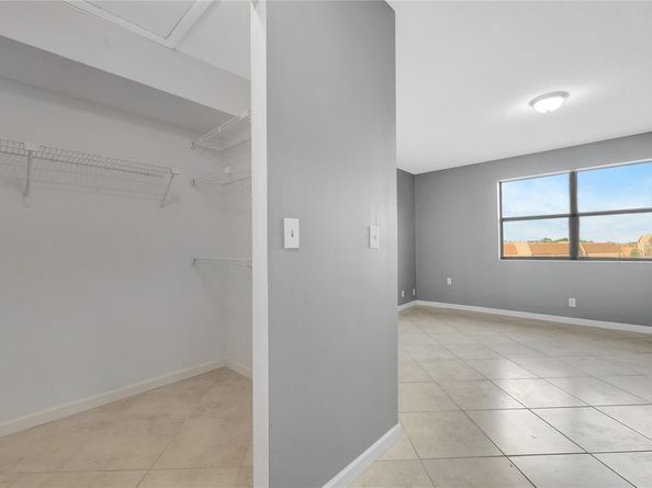 10433 Sunrise Lakes Blvd 409, Sunrise FL 33322
