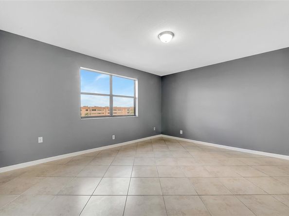 10433 Sunrise Lakes Blvd 409, Sunrise FL 33322