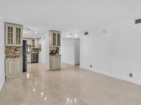 8941 S Hollybrook Blvd 104, Pembroke Pines FL 33025